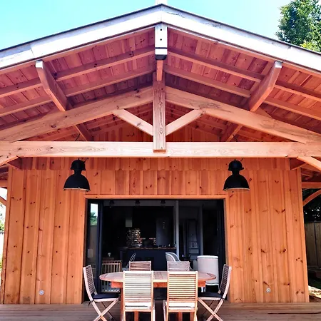 Les Bains 빌라 앙데르노스레방